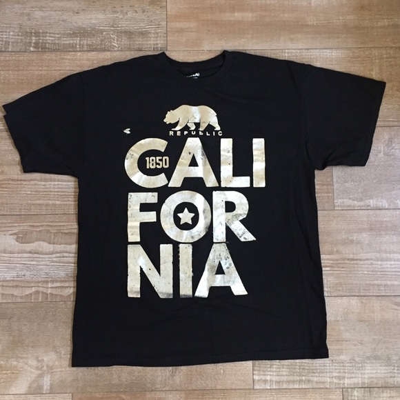 Suna Other - SOLD     California Grizzly • Urban Graphic Shirt